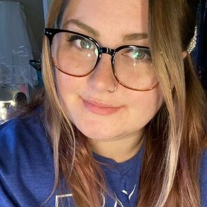 Meet your Posher, Kayla